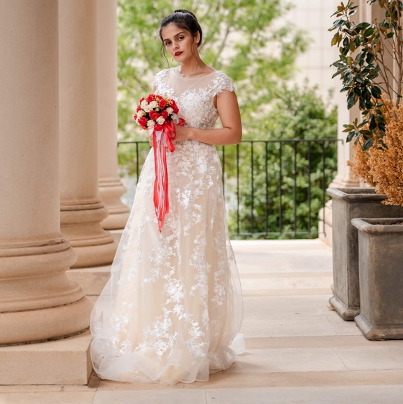 Wedding dress - Picture 4 of 4